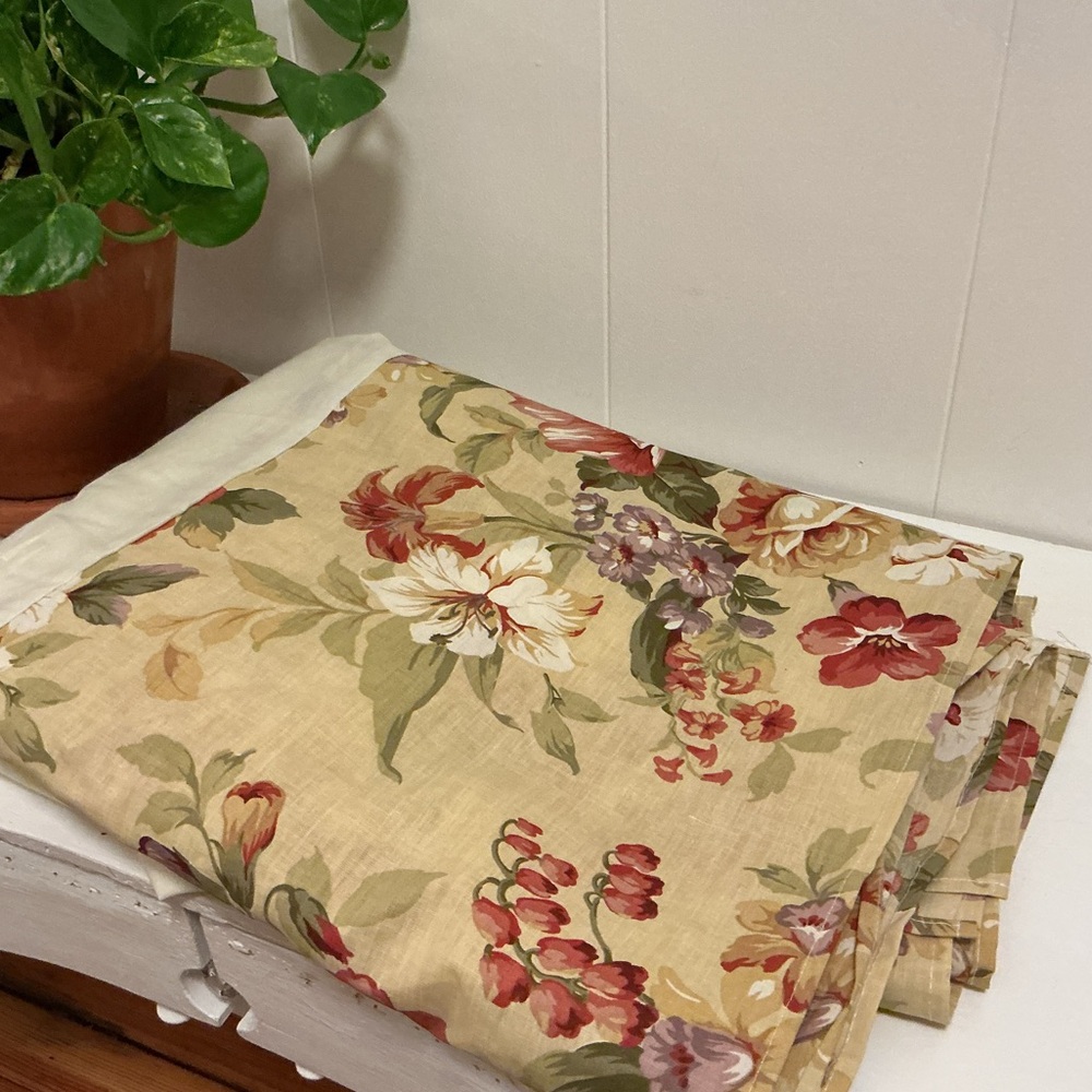 NWOT Waverly Queen Bedskirt - Picture 2 of 15